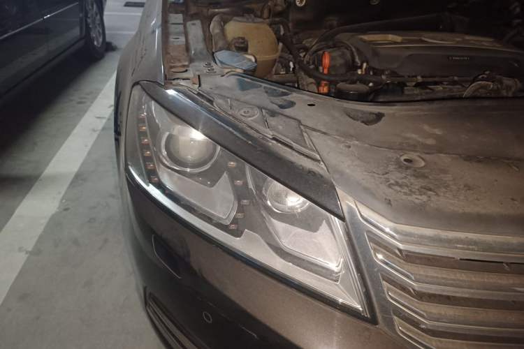 Used Volkswagen Magotan 2013 1.8TSI Luxury Model Right Front Headlight