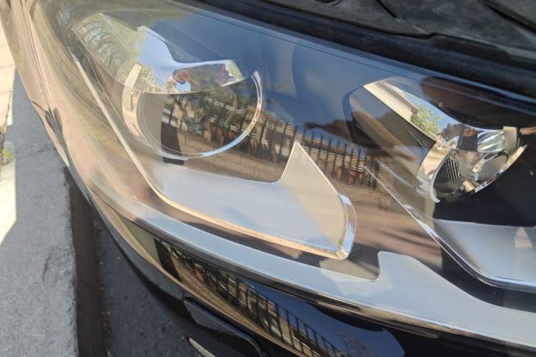 Used Volkswagen Magotan 2013 1.8TSI Luxury Model Right Front Headlight