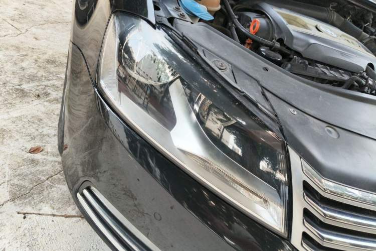 Used Volkswagen Magotan 2013 1.8TSI Premier Model Right Front Headlight