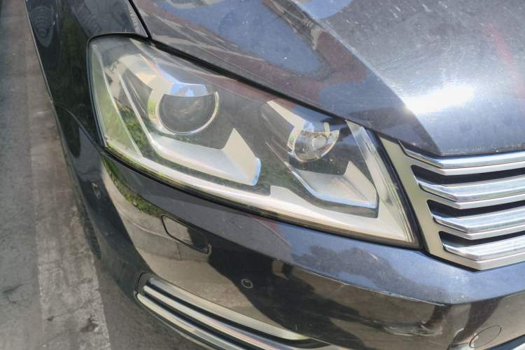 Used Volkswagen Magotan 2013 2.0 TSI Ultimate Model Right Front Headlight
