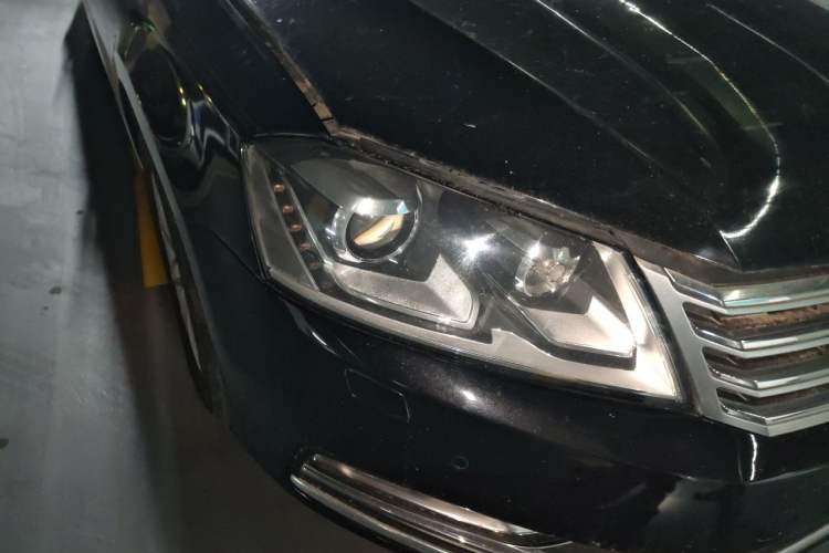 Used Volkswagen Magotan 2013 1.8TSI Luxury Model Right Front Headlight