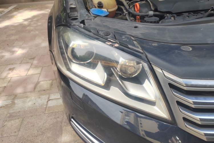 Used Volkswagen Magotan 2013 1.8TSI Luxury Model Right Front Headlight