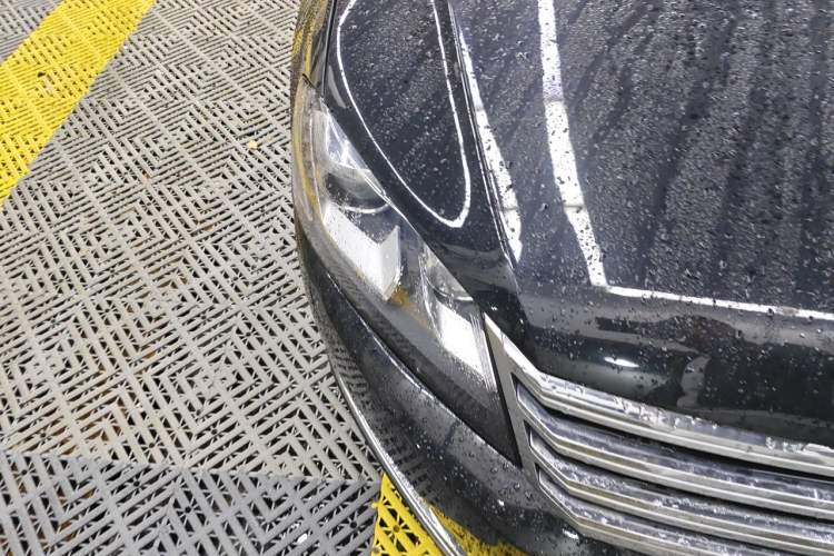 Used Volkswagen Magotan 2013 1.8TSI Luxury Model Right Front Headlight
