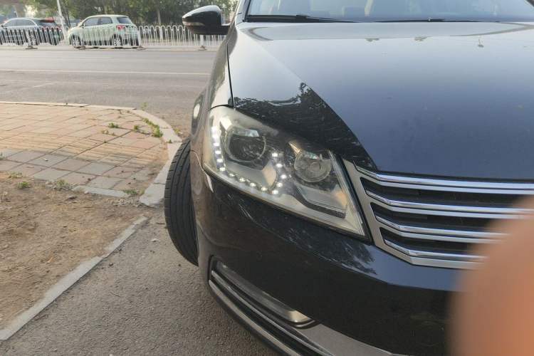Used Volkswagen Magotan 2013 1.8TSI Luxury Model Right Front Headlight