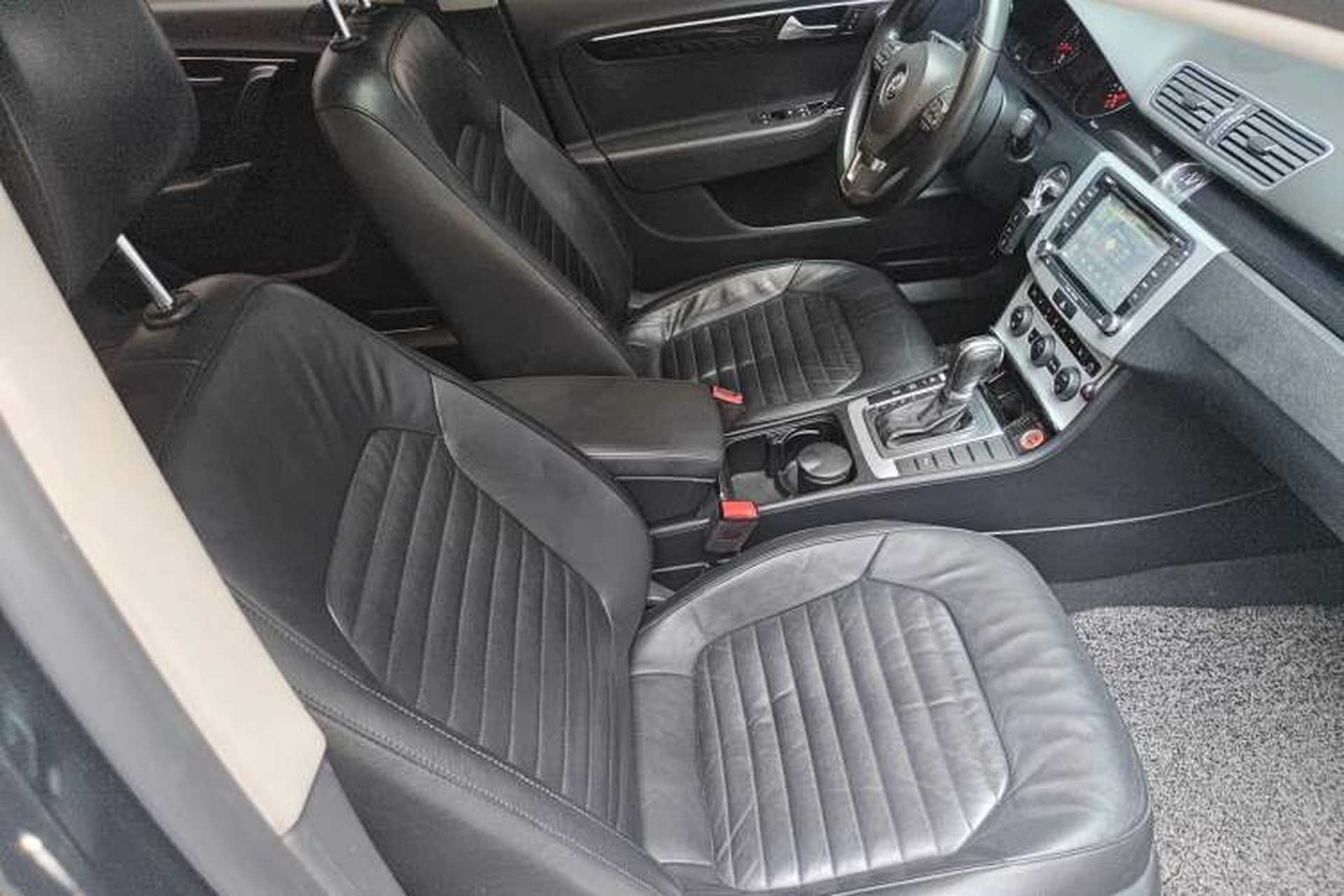Used Volkswagen Magotan 2013 1.8TSI Luxury Model Right Front Seat