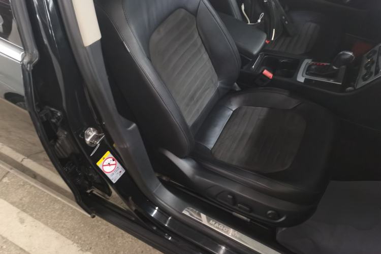 Used Volkswagen Magotan 2013 1.8TSI Luxury Model Right Front Seat