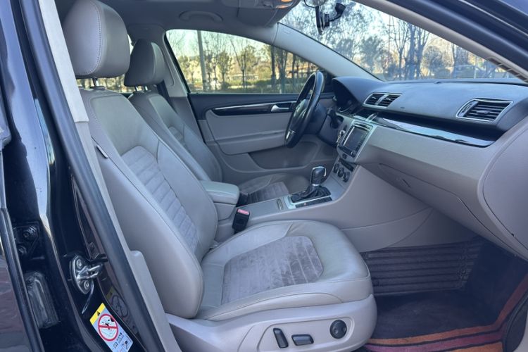 Used Volkswagen Magotan 2013 1.8TSI Luxury Model Right Front Seat