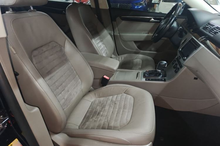Used Volkswagen Magotan 2013 2.0 TSI Prestige Model Right Front Seat