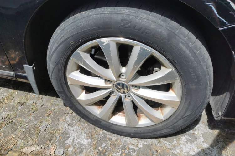 Used Volkswagen Magotan 2013 1.8TSI Luxury Model Right Front Wheel Hub