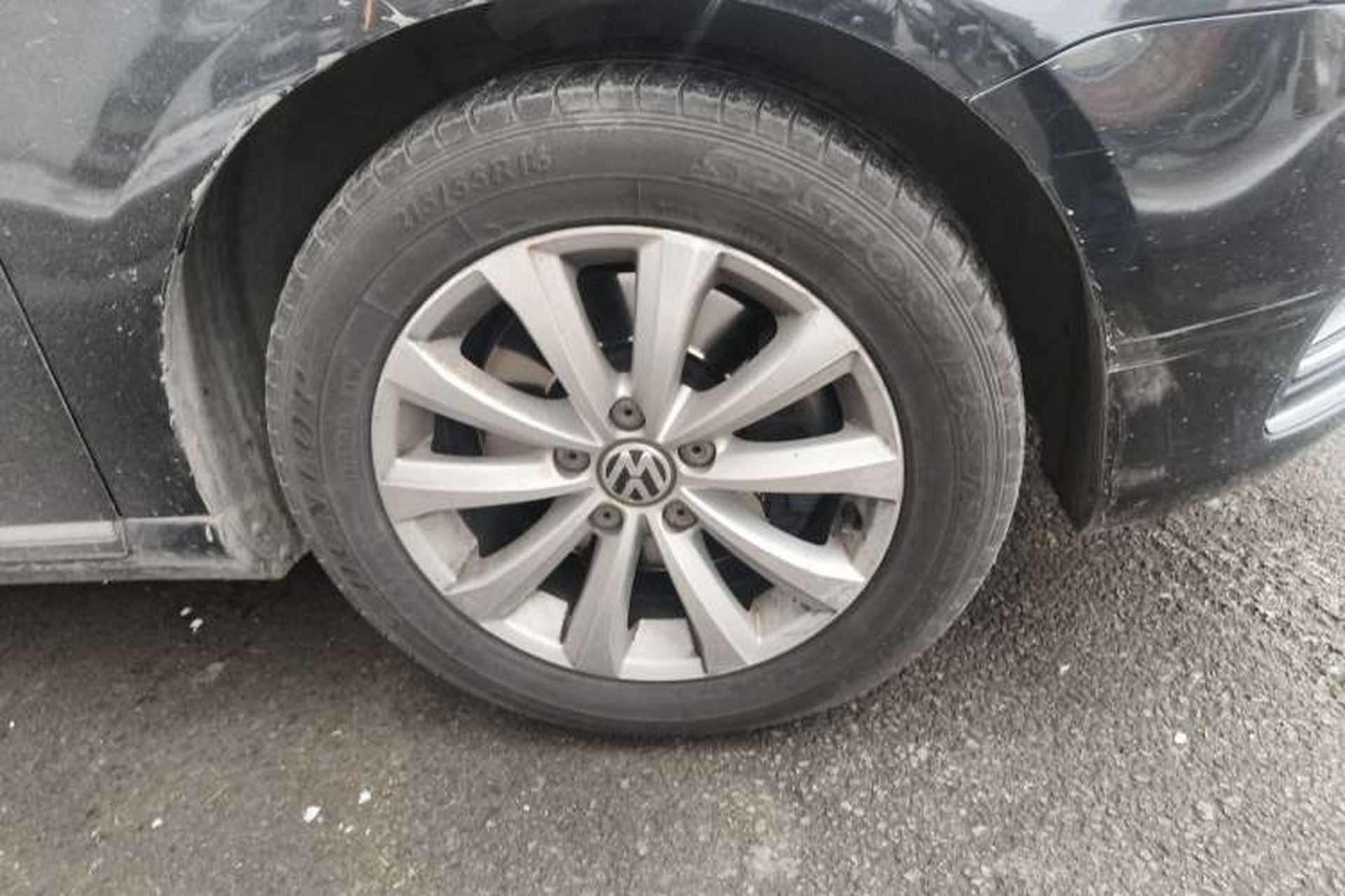 Used Volkswagen Magotan 2013 1.8TSI Luxury Model Right Front Wheel Hub