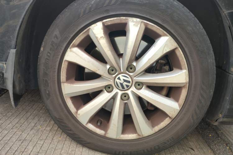 Used Volkswagen Magotan 2013 1.8TSI Luxury Model Right Front Wheel Hub