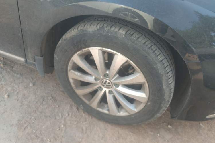 Used Volkswagen Magotan 2013 2.0 TSI Luxury Model Right Front Wheel Hub