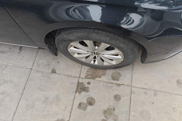 Used Volkswagen Magotan 2013 1.8TSI Luxury Model Right Front Wheel Hub
