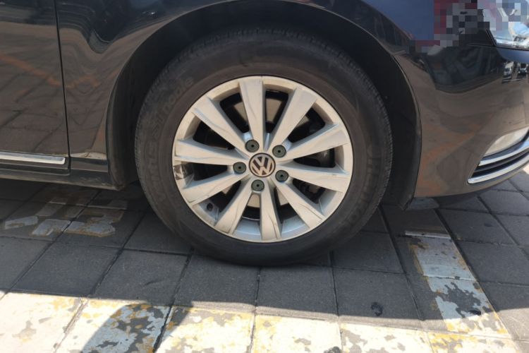 Used Volkswagen Magotan 2013 2.0 TSI Luxury Model Right Front Wheel Hub