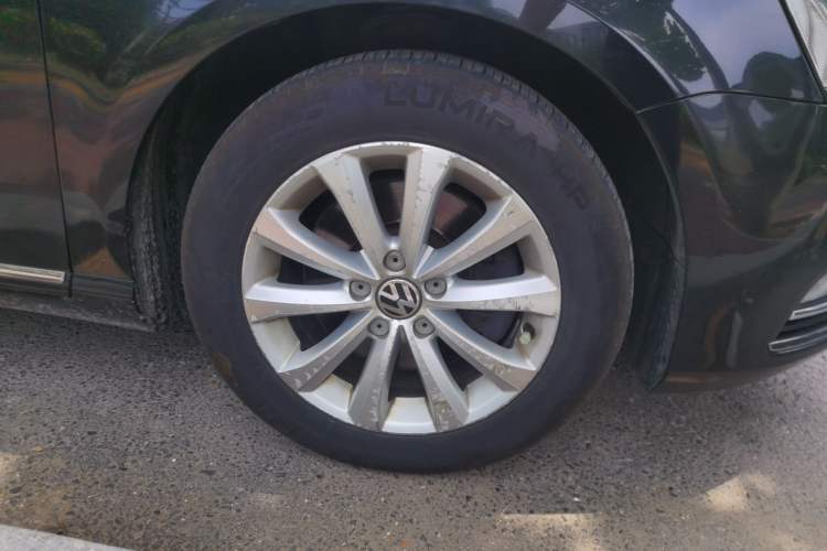 Used Volkswagen Magotan 2013 1.8TSI Luxury Model Right Front Wheel Hub