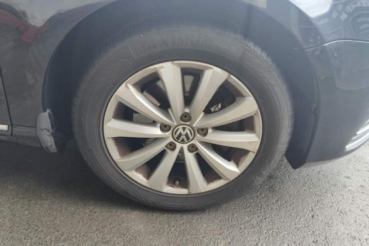 Used Volkswagen Magotan 2013 1.8TSI Luxury Model Right Front Wheel Hub
