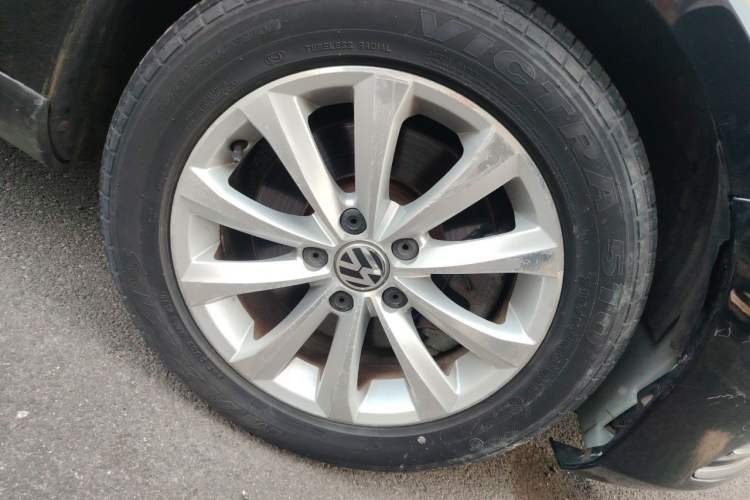 Used Volkswagen Magotan 2013 1.8TSI Luxury Model Right Front Wheel Hub
