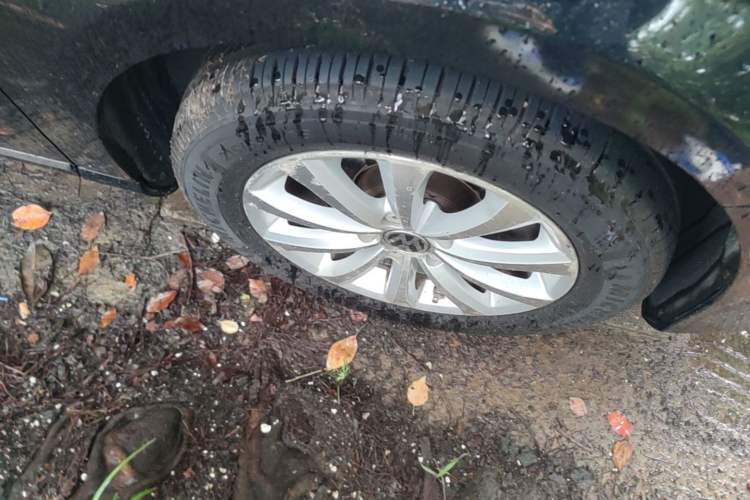 Used Volkswagen Magotan 2013 1.8TSI Luxury Model Right Front Wheel Hub