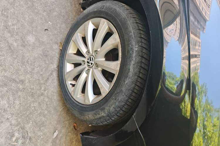 Used Volkswagen Magotan 2013 2.0 TSI Luxury Model Right Front Wheel Hub
