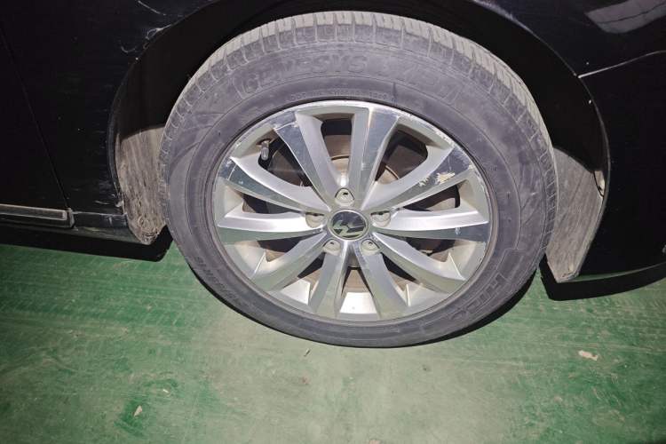 Used Volkswagen Magotan 2013 1.8TSI Luxury Model Right Front Wheel Hub