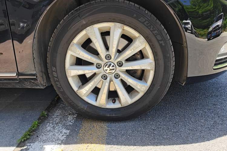 Used Volkswagen Magotan 2013 1.8TSI Luxury Model Right Front Wheel Hub