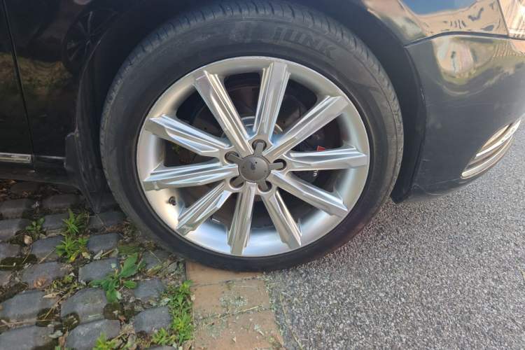 Used Volkswagen Magotan 2013 1.8TSI Luxury Model Right Front Wheel Hub