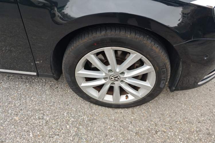 Used Volkswagen Magotan 2013 1.8TSI Prestige Model Right Front Wheel Hub
