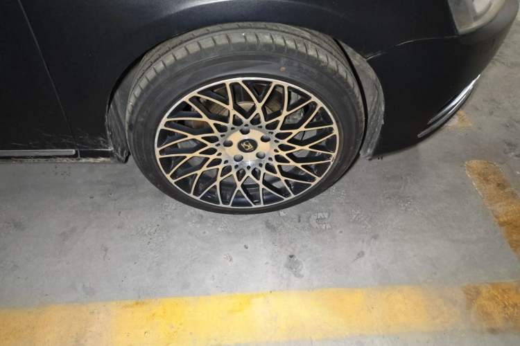 Used Volkswagen Magotan 2013 1.8TSI Luxury Model Right Front Wheel Hub