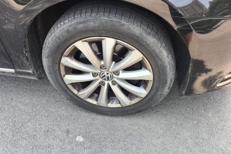 Used Volkswagen Magotan 2013 1.8TSI Luxury Model Right Front Wheel Hub