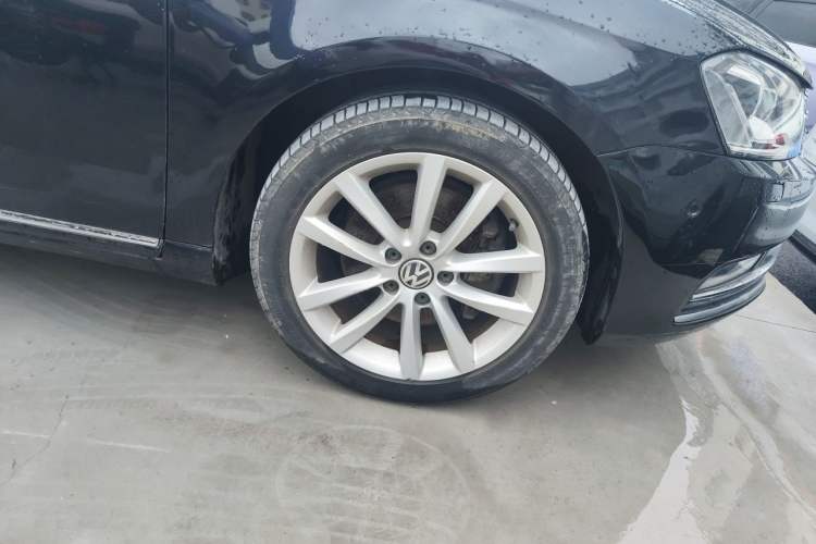 Used Volkswagen Magotan 2013 1.8TSI Prestige Model Right Front Wheel Hub
