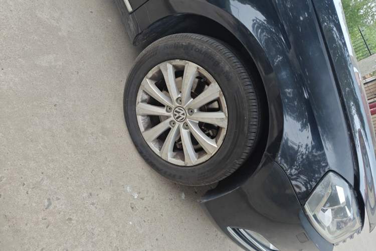 Used Volkswagen Magotan 2013 1.8TSI Luxury Model Right Front Wheel Hub