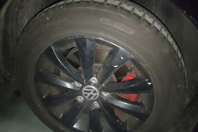 Used Volkswagen Magotan 2013 1.8TSI Luxury Model Right Front Wheel Hub