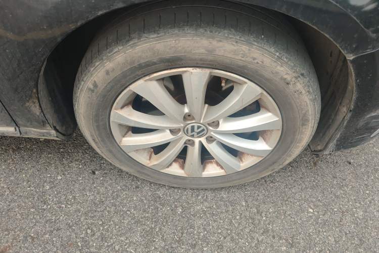 Used Volkswagen Magotan 2013 1.8TSI Luxury Model Right Front Wheel Hub