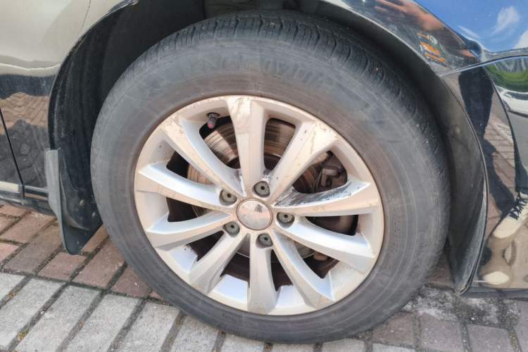 Used Volkswagen Magotan 2013 2.0 TSI Luxury Model Right Front Wheel Hub
