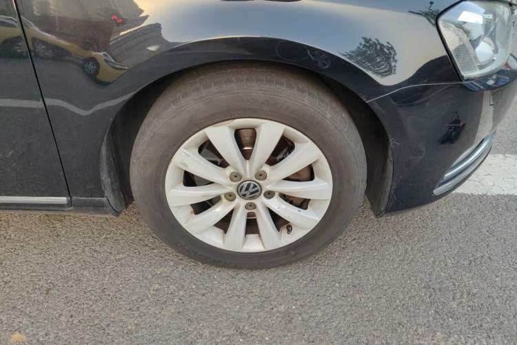 Used Volkswagen Magotan 2013 1.8TSI Luxury Model Right Front Wheel Hub