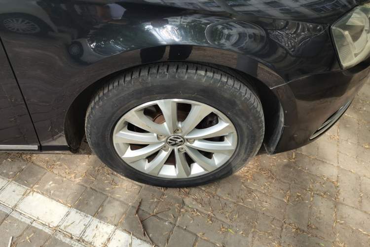 Used Volkswagen Magotan 2013 1.8TSI Luxury Model Right Front Wheel Hub