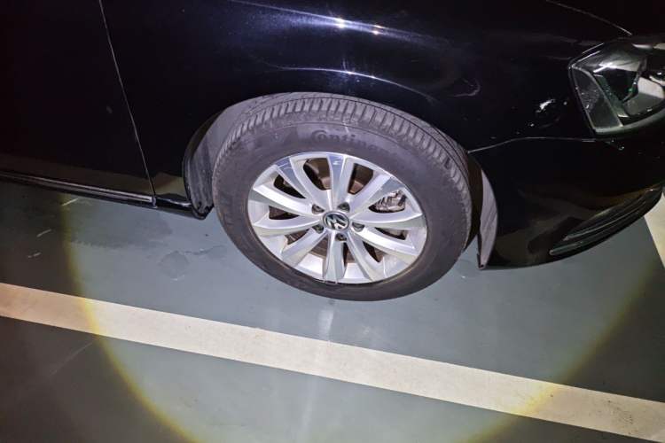 Used Volkswagen Magotan 2013 1.8TSI Luxury Model Right Front Wheel Hub