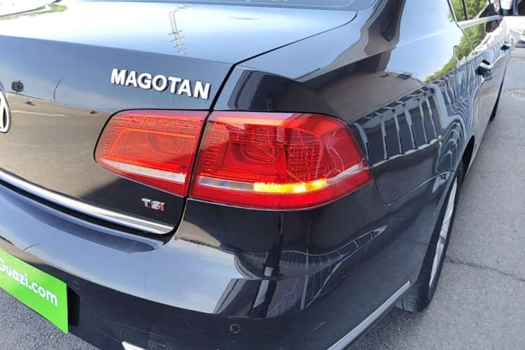 Used Volkswagen Magotan 2013 1.8TSI Luxury Model Right Rear Taillight