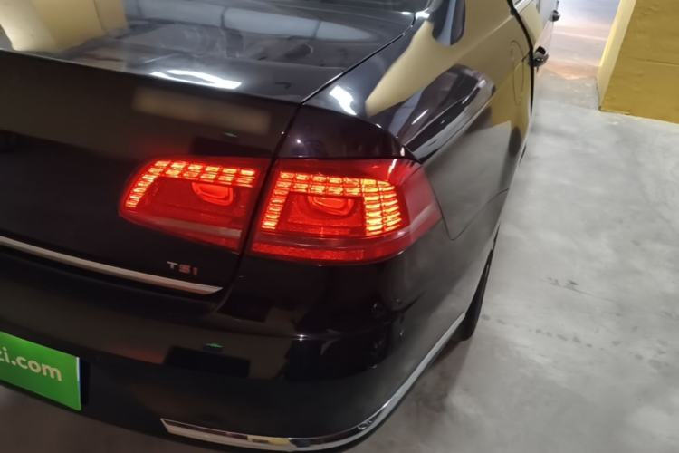 Used Volkswagen Magotan 2013 1.8TSI Luxury Model Right Rear Taillight