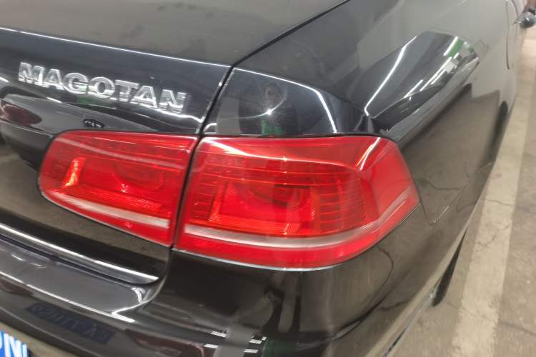 Used Volkswagen Magotan 2013 1.8TSI Luxury Model Right Rear Taillight