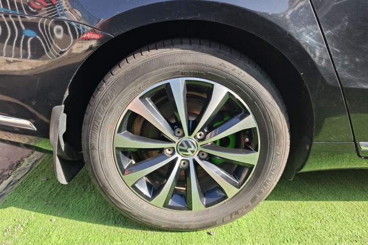 Used Volkswagen Magotan 2013 1.8TSI Luxury Model Right Rear Wheel Hub