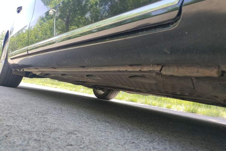 Used Volkswagen Magotan 2013 2.0 TSI Prestige Model Right Side Sill