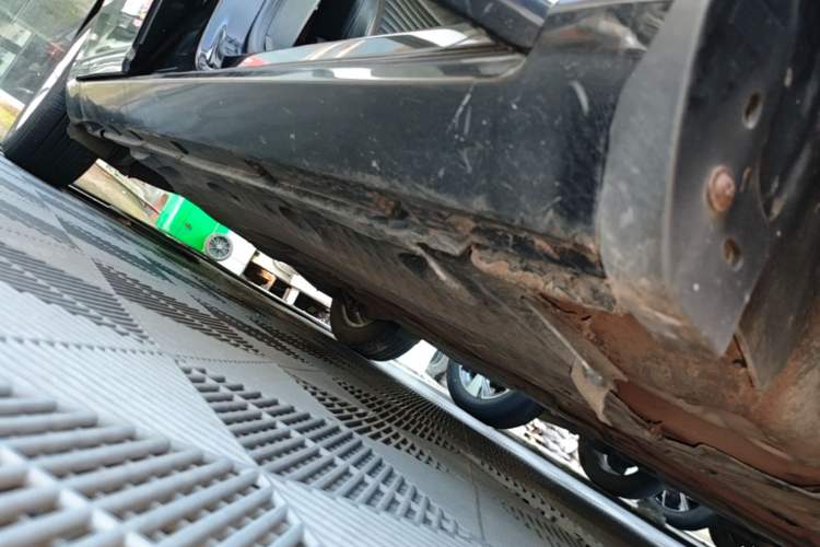 Used Volkswagen Magotan 2013 1.8TSI Premier Model Right Side Sill