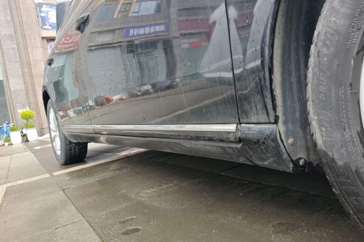 Used Volkswagen Magotan 2013 1.8TSI Luxury Model Right Side Sill