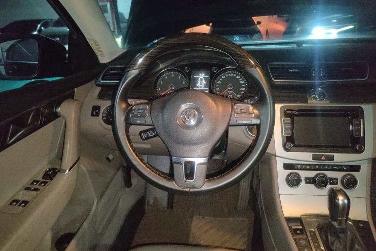 Used Volkswagen Magotan 2013 2.0 TSI Prestige Model Steering Wheel