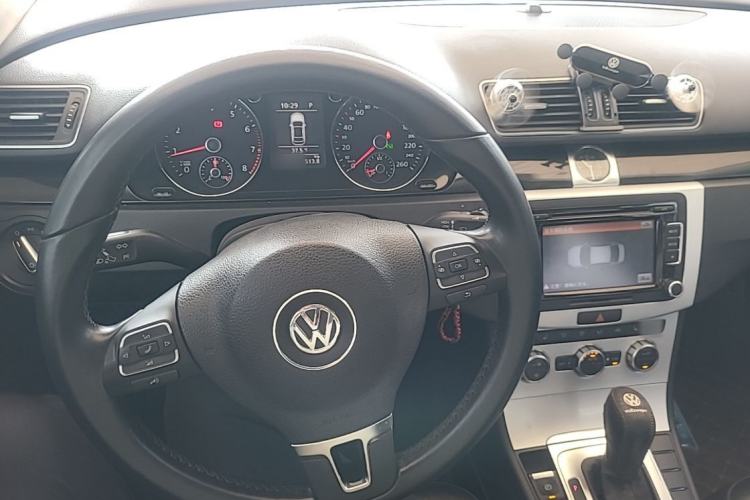 Used Volkswagen Magotan 2013 1.8TSI Luxury Model Steering Wheel