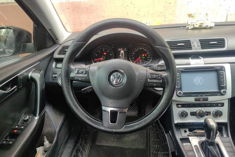 Used Volkswagen Magotan 2013 1.8TSI Luxury Model Steering Wheel