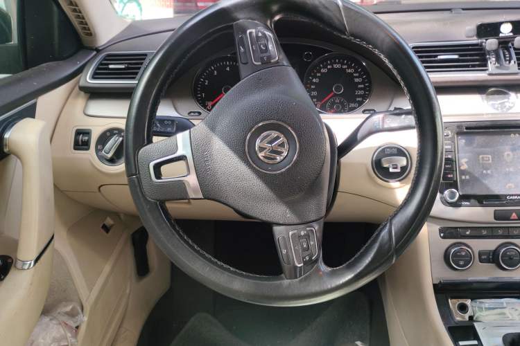 Used Volkswagen Magotan 2013 1.8TSI Luxury Model Steering Wheel