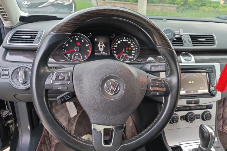Used Volkswagen Magotan 2013 1.8TSI Prestige Model Steering Wheel