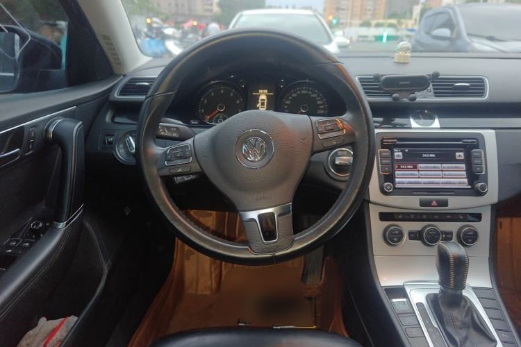 Used Volkswagen Magotan 2013 1.8TSI Luxury Model Steering Wheel
